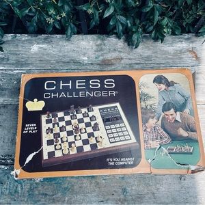 Vintage Fidelity Electronics Chess Challenger 7 strategy Board Game